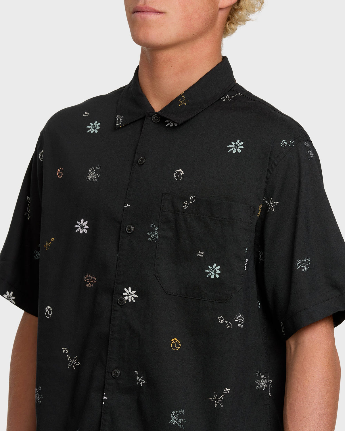 Beach Club Classic Short Sleeve Shirt - Black | Quick SilverEssential
