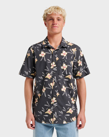 Kaneohe Classic Short Sleeve Shirt - Phantom | Quick SilverLatest