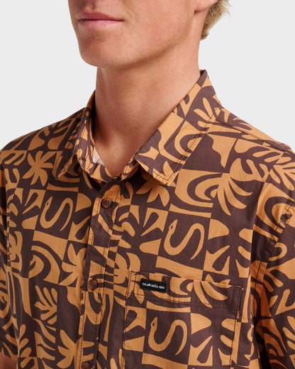 Terra Classic Stretch Short Sleeve Shirt - Chocolate | Quick SilverGreat Value