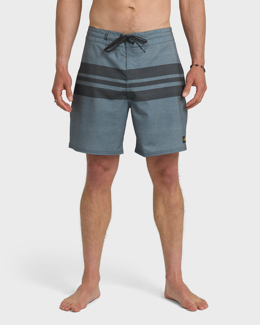 Surfsilk Street Trunk 18" Boardshorts - Black | Quick SilverGreat Value