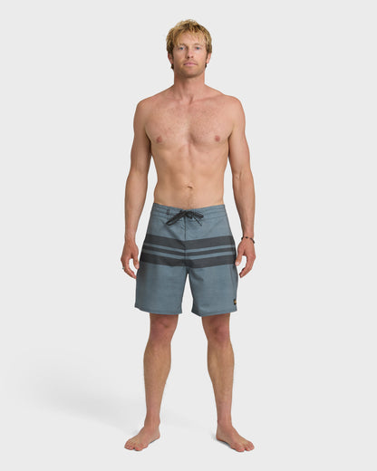 Surfsilk Street Trunk 18" Boardshorts - Black | Quick SilverGreat Value