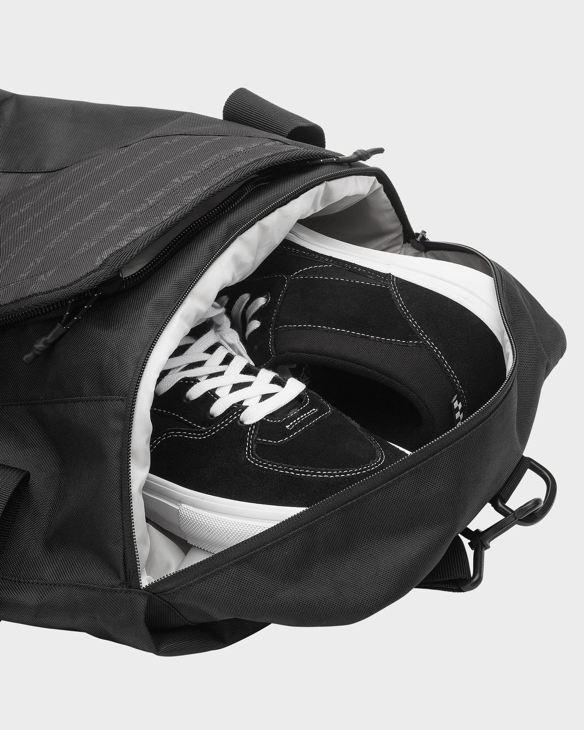 Shelter Duffel - Black | Quick SilverLatest